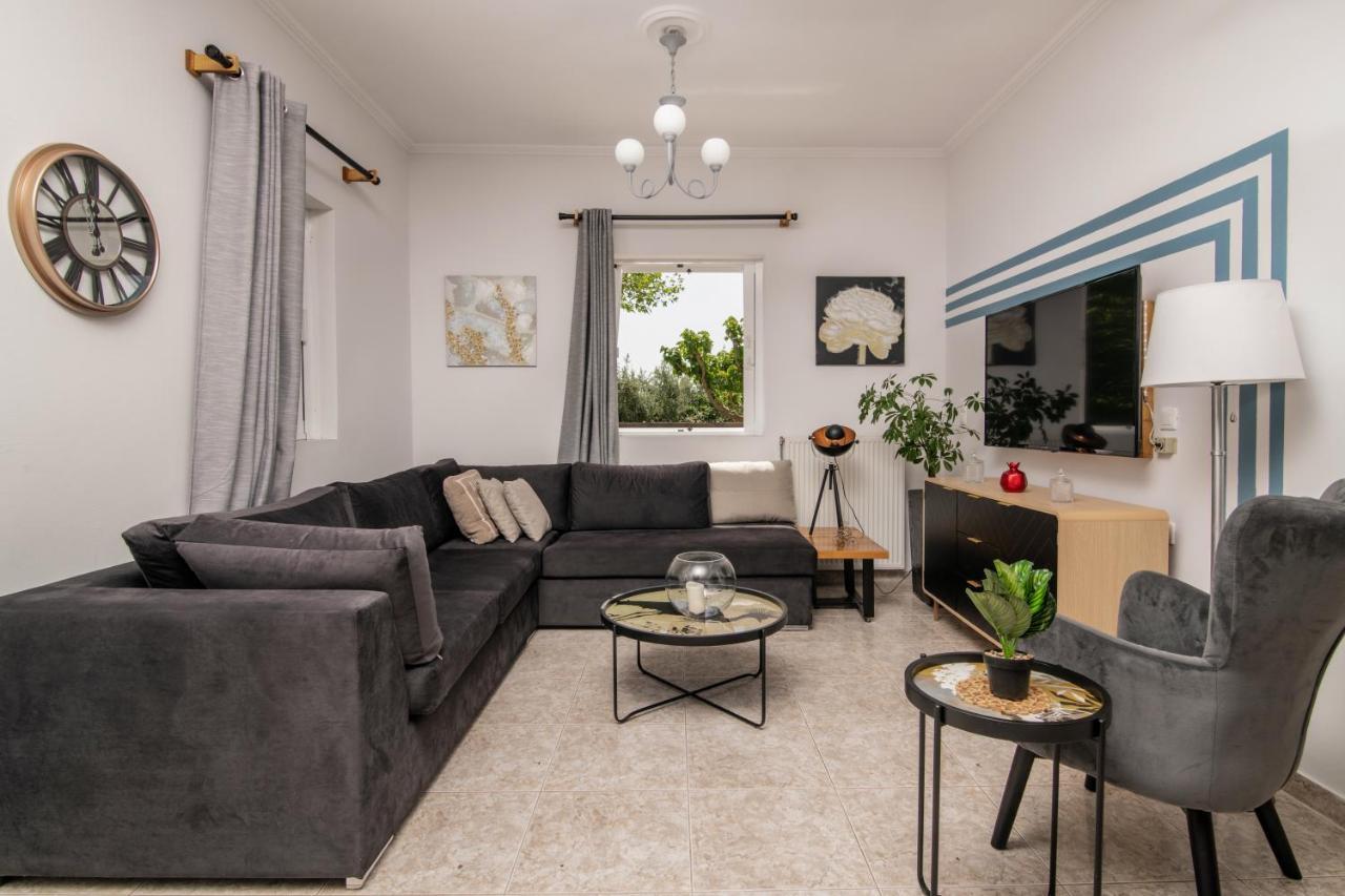 Ruvelis Villa Fiolitis ภายนอก รูปภาพ