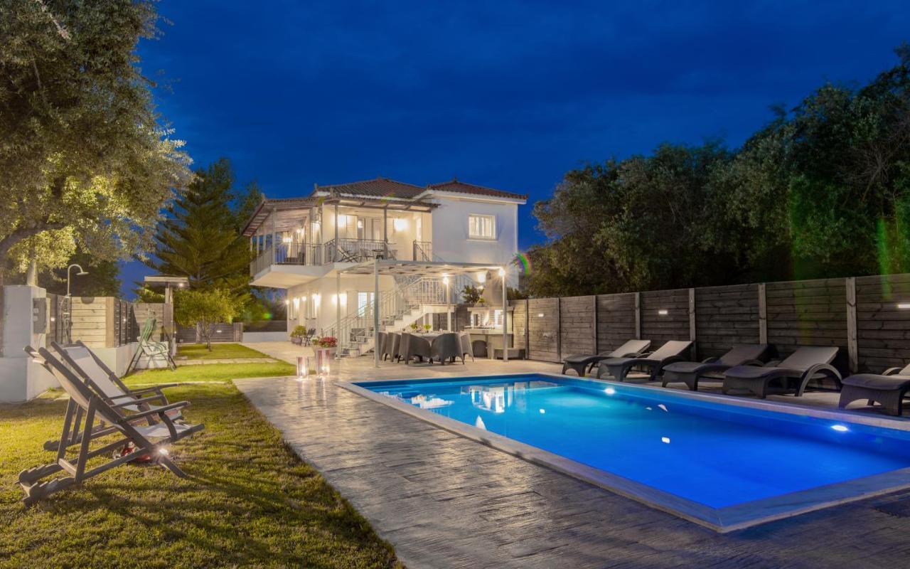 Ruvelis Villa Fiolitis ภายนอก รูปภาพ