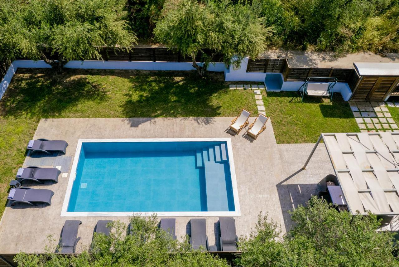 Ruvelis Villa Fiolitis ภายนอก รูปภาพ