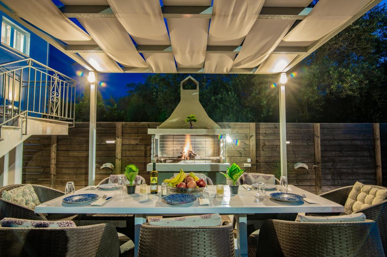 Ruvelis Villa Fiolitis ภายนอก รูปภาพ