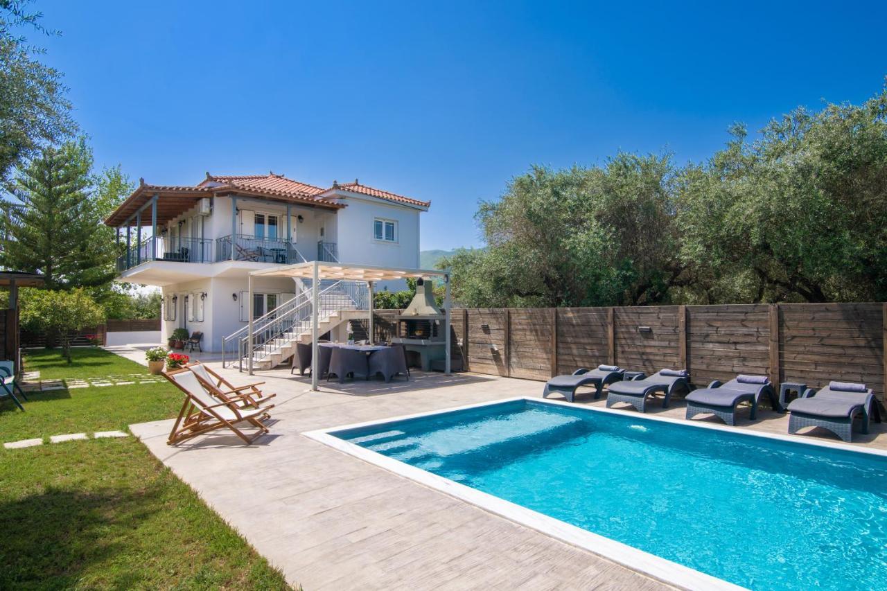 Ruvelis Villa Fiolitis ภายนอก รูปภาพ